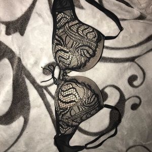Victoria’s Secret Bomb Shell Bra